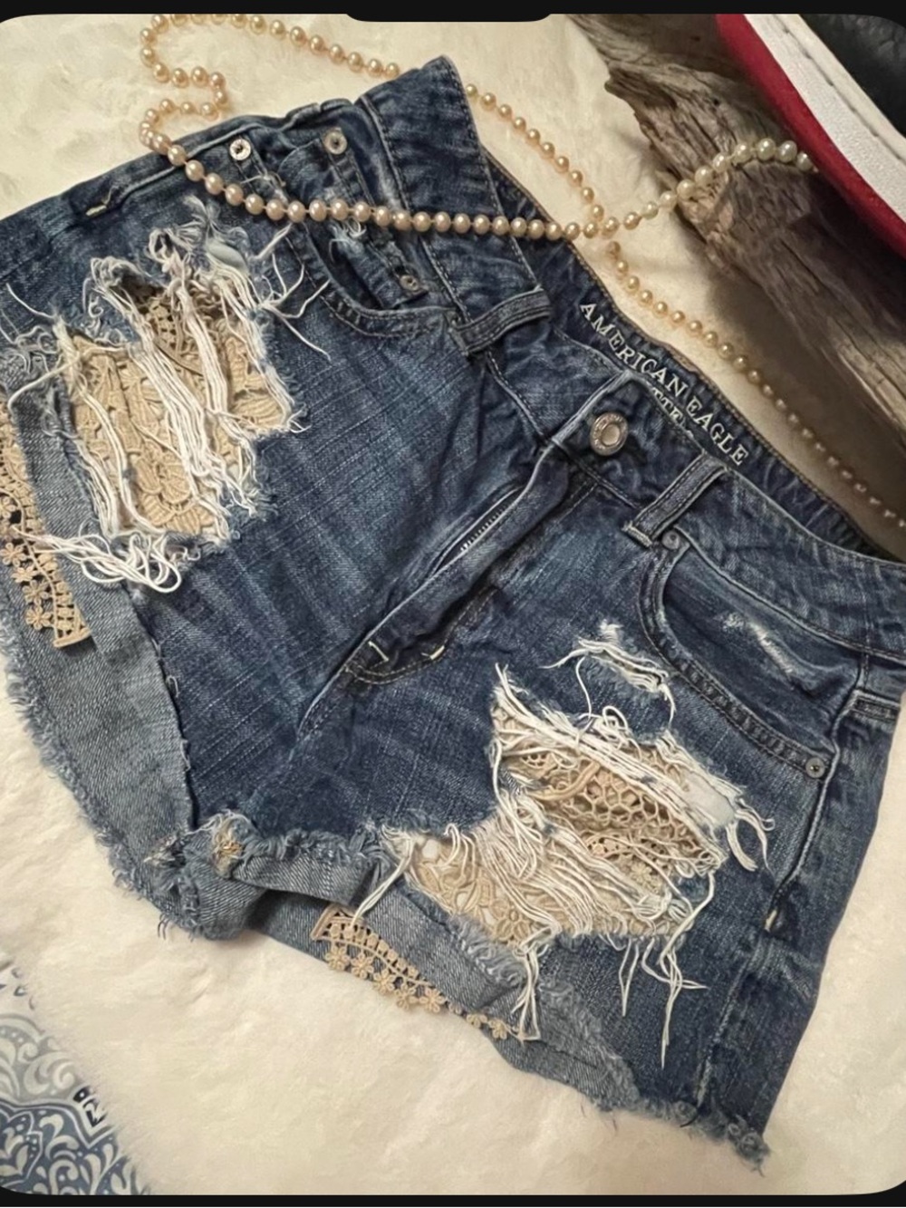 🦅American Eagle ® Cool High-Rise Distressed Denim Shorts 🦅 - Picture 3 of 7